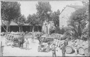 1 vue  - J. Galté, Perpignan : cour d\'arrivages. - Toulouse : maison Labouche frères, [entre 1900 et 1920]. - Photographie (ouvre la visionneuse)