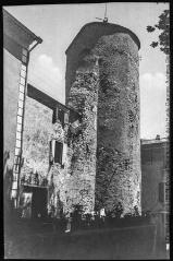 2 vues - Fontiers-Cabardès (Aude) : la vieille tour. -Toulouse : éditions Pyrénées-Océan, Labouche frères, [entre 1937 et 1950]. - Carte postale (ouvre la visionneuse)