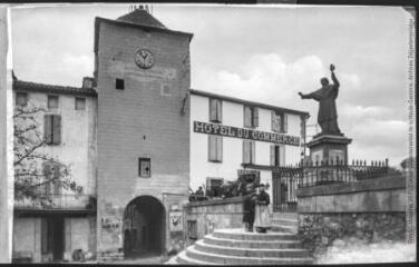 2 vues  - L\'Aveyron. 287. St-Rome-de-Tarn : la tour, l\'hôtel du commerce et statue de Mgr Affre. - Toulouse : phototypie Labouche frères, [entre 1909 et 1925]. - Carte postale (ouvre la visionneuse)