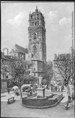 3 vues - Rodez : place de la Cité et clocher de la cathédrale / Cliché Labouche. - [Toulouse : édition Pyrénées-Océan, Labouche frères], [entre 1937 et 1950]. - Carte postale (ouvre la visionneuse)