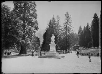 1 vue [Bagnères-de-Luchon : statue d'Etigny au parc des Quinconces]. - Toulouse : édition Labouche frères, [entre 1930 et 1950]. - Photographie