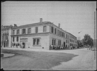 1 vue - 25. Dax : Miradour : hôtel et établissement thermal. - Toulouse : édition Labouche frères, [entre 1920 et 1950]. - Photographie (ouvre la visionneuse)