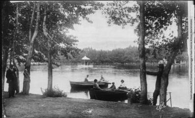 1 vue  - 813. Puigcerda : le lac. - Toulouse : édition Pyrénées-Océan, Labouche frères, marque Elfe, [entre 1937 et 1950]. - Photographie (ouvre la visionneuse)