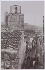 2 vues [Auriac-sur-Vendinelle : le clocher et la rue de l'église]. - Toulouse : maison Labouche frères, [entre 1900 et 1920]. - Photographie