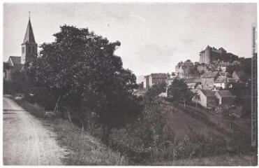 2 vues  - Château de Passat (Aveyron). - Toulouse : maison Labouche frères, [entre 1900 et 1940]. - Photographie (ouvre la visionneuse)