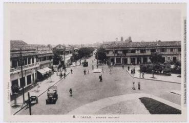 3 vues - 5. Dakar : avenue Maginot. - Dakar : A. Albaret, [entre 1930 et 1940]. - Carte postale (ouvre la visionneuse)