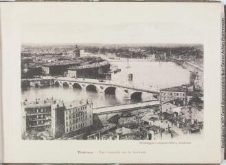1 vue  - Toulouse : vue générale sur la Garonne. - Toulouse : phototypie Labouche frères, [entre 1910 et 1937]. - Carte postale (ouvre la visionneuse)