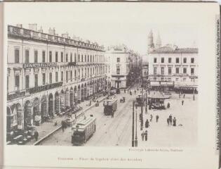 1 vue Toulouse : place du Capitole (côté des Arcades). - Toulouse : phototypie Labouche frères, [entre 1910 et 1937]. - Carte postale