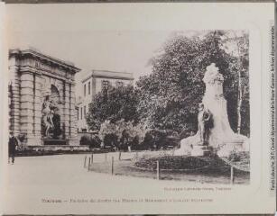 1 vue - Toulouse : fontaine du jardin des Plantes et monument d\'Armand Sylvestre. - Toulouse : phototypie Labouche frères, [entre 1910 et 1937]. - Carte postale (ouvre la visionneuse)
