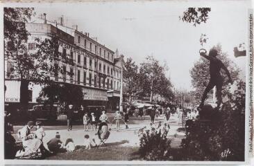 1 vue - 6. Toulouse : square Wilson. - Toulouse : édition Labouche frères, marque Elfe, [entre 1950 et 1960]. - Carte postale (ouvre la visionneuse)