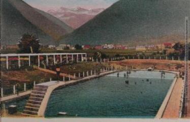 1 vue 109. Luchon : la piscine. Au fond, montagnes de Venasque. - Toulouse : éditions Pyrénées-Océan, Labouche frères, [entre 1930 et 1950]. - Carte postale