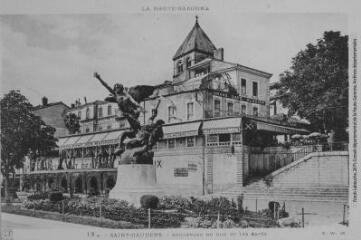 1 vue - La Haute-Garonne. 13 N. Saint-Gaudens : boulevard du Sud et les cafés. T.W. 16. - Toulouse : phototypie Labouche frères, marque LF, [entre 1939 et 1945]. - Carte postale (ouvre la visionneuse)