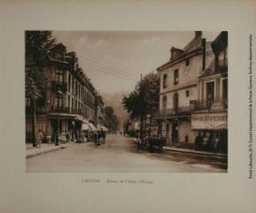 1 vue Luchon : entrée de l'Allée d'Etigny. - Toulouse : phototypie Labouche frères, [entre 1910 et 1937]. - Carte postale