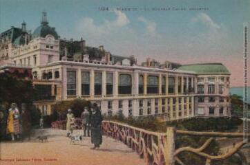 1 vue - 1194. Biarritz : le nouveau casino Bellevue. - Toulouse : phototypie Labouche frères, marque LF au verso, [entre 1918 et 1937]. - Carte postale (ouvre la visionneuse)
