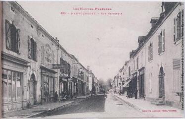 1 vue - Les Hautes-Pyrénées. 633. Maubourguet : rue Nationale. - Toulouse : phototypie Labouche frères, marque LF au verso, [entre 1911 et 1925]. - Carte postale (ouvre la visionneuse)