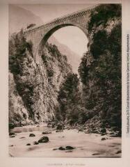1 vue - Luz-Saint-Sauveur : le pont Napoléon. - Toulouse : héliogravure Labouche frères, [entre 1910 et 1937]. - Carte postale (ouvre la visionneuse)