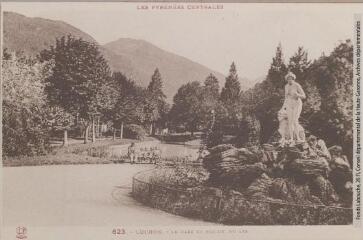 1 vue - Les Pyrénées Centrales. 623. Luchon [Bagnères-de-Luchon] : le parc et statue du Lys. - Toulouse : phototypie Labouche frères, marque LF, [entre 1930 et 1937]. - Carte postale (ouvre la visionneuse)