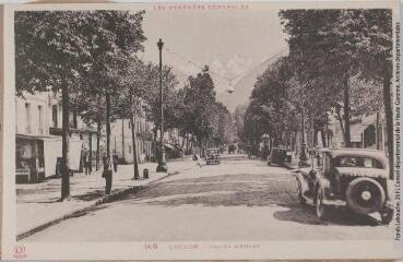 1 vue Les Pyrénées Centrales. 305. Luchon [Bagnères-de-Luchon] : l'allée d'Etigny. - Toulouse : phototypie Labouche frères, marque LF, [entre 1930 et 1937]. - Carte postale