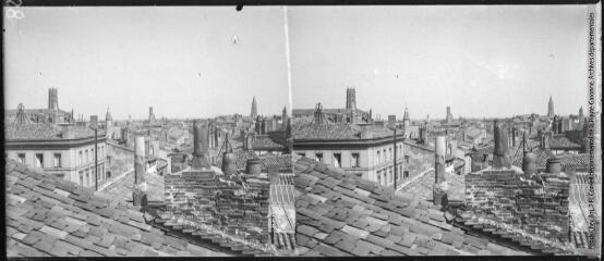 8 vues - Vues générales sur les clochers de Saint-Sernin, Cordeliers, Jacobins, Notre-Dame du Taur (ouvre la visionneuse)