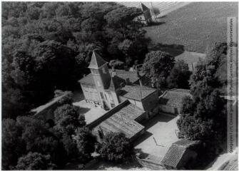 1 vue - Labège : château et ferme de Bousset / Jean Quéguiner photogr. - Juillet 1976. - Photographie (ouvre la visionneuse)