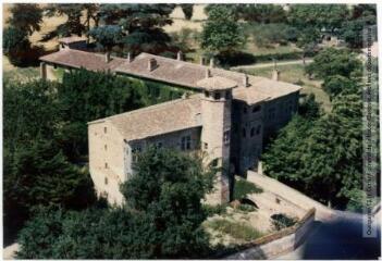 1 vue Tarabel : château Renaissance : ensemble nord et pont d'accès en pierre / Jean Quéguiner photogr. - Juillet 1976. - Photographie