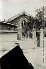3 vues - Ma maison de 3ème ligne rue de la Maladrerie (244). La rue (245). Rue de la Maladrerie (246). - [entre 1915 et 1916]. - Photographie (ouvre la visionneuse)