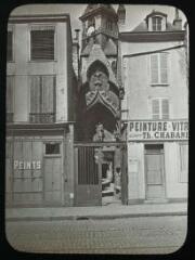 1 vue - Reims (Marne) : [entrée et porche de l\'église Saint-Jacques]. - 1916. - Photographie (ouvre la visionneuse)
