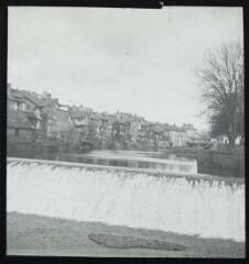 1 vue - [Cantal] : barrage sur la Jordanne. - [entre 1905 et 1925]. - Photographie (ouvre la visionneuse)