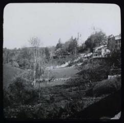 1 vue - Lacrouzette (Tarn) : un coin du village / Alart photogr. - [entre 1907 et 1908 ?]. - Photographie (ouvre la visionneuse)