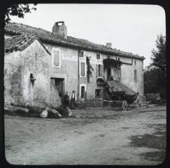 1 vue - Le Sidobre (Tarn) : auberge de la Glévade [hameau de Vabre ou Burlats]. - septembre 1908. - Photographie (ouvre la visionneuse)