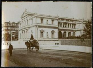 6 vues  - [Genève (Suisse) : palais Eynard]. - [entre 1900 et 1910]. - Photographie (ouvre la visionneuse)