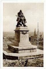 2 vues - 11. Rodez : monument Monteil et église du Sacré-Coeur. - Toulouse : édition Pyrénées-Océan, Labouche frères, marque Elfe, [entre 1937 et 1950]. - Carte postale (ouvre la visionneuse)