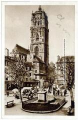 1 vue - Rodez : place de la Cité et clocher de la cathédrale. - Toulouse : édition Pyrénées-Océan, Labouche frères, marque Elfe, [entre 1937 et 1950]. - Carte postale (ouvre la visionneuse)