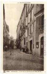 2 vues La Haute-Garonne. 216. Aurignac : place de la mairie et rue des Nobles. - Toulouse : éditions Pyrénées-Océan, marque LF, [entre 1937 et 1950]. - Carte postale