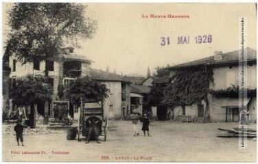 2 vues La Haute-Garonne. 998. Arbas : la place. - Toulouse : phototypie Labouche frères, marque LF au verso, [1918], tampon d'édition du 31 mai 1926. - Carte postale