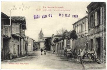 2 vues La Haute-Garonne. 1347. Nailloux : avenue d'Auterive. - Toulouse : phototypie Labouche frères, marque LF au verso, [1911], tampons d'édition du 10 mars 1919 et du 20 mai 1919. - Carte postale