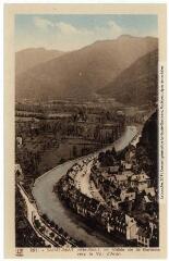 2 vues 351. Saint-Béat (Hte-Gar.) : vallée de la Garonne vers le val d'Aran. - Toulouse : éditions Pyrénées-Océan, Labouche frères, marque LF, [entre 1937 et 1950]. - Carte postale