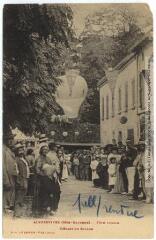 1 vue Aiguesvives (Hte-Garonne) : fête locale, départ du ballon. - Toulouse : phototypie Labouche frères, marque LF au verso, [1911]. - Carte postale
