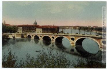 2 vues - 47. Toulouse : le Pont-Neuf (XVIe siècle). - Toulouse : éditions Pyrénées-Océan, Labouche frères, [entre 1937 et 1950]. - Carte postale (ouvre la visionneuse)