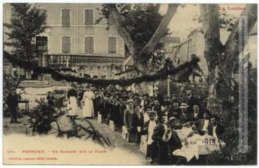 1 vue - La Lozère. 464. Meyrueis : un banquet sur la place. - Toulouse : phototypie Labouche frères, [entre 1905 et 1925], tampon d\'édition du 22 mars 1919. - Carte postale (ouvre la visionneuse)