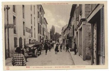 2 vues - Les Pyrénées-Orientales. 802. La Cerdagne française. Bourg-Madame : rue principale. - Toulouse : phototypie Labouche frères, marque LF, [entre 1923 et 1937]. - Carte postale (ouvre la visionneuse)