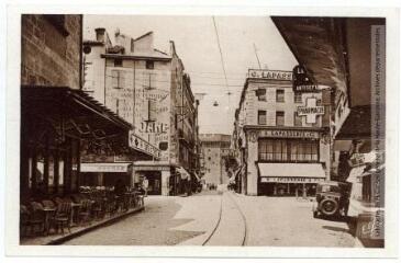 2 vues - 17. Perpignan : la Loge. - Toulouse : édition Labouche frères, Pyrénées-Océan, marque Elfe, [entre 1937 et 1950]. - Carte postale (ouvre la visionneuse)