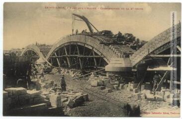1 vue  - Saint-Loup : pont sur l\'Allier : construction de la 4e voûte. - Toulouse : phototypie Labouche frères, [entre 1905 et 1918]. - Carte postale (ouvre la visionneuse)