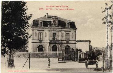 1 vue  - La Montagne Noire. 205. Revel : la Caisse d\'Epargne. - Toulouse : phototypie Labouche frères, marque LF au verso, [entre 1918 et 1937]. - Carte postale (ouvre la visionneuse)