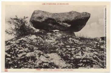 2 vues - Les Pyrénées Ariégeoises. 1392. Sem, près Vicdessos : le dolmen. - Toulouse : phototypie Labouche frères, [entre 1930 et 1937]. - Carte postale (ouvre la visionneuse)