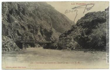 1 vue - Les Pyrénées (1re série). 162. Environs de Luchon : pont du Roy, près Saint-Béat. - Toulouse : phototypie Labouche frères, [entre 1905 et 1918]. - Carte postale (ouvre la visionneuse)