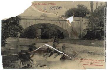 1 vue - Les Pyrénées (1re série). 207. Labroquère, près Loures : le pont sur la Garonne. - Toulouse : phototypie Labouche frères, [entre 1905 et 1918], tampon d\'édition du 1er octobre 1917. - Carte postale (ouvre la visionneuse)