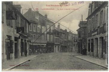 2 vues - Les Pyrénées Centrales (4e série). 138. Lannemezan : la rue Alsace-Lorraine. - Toulouse : phototypie Labouche frères, [entre 1905 et 1918], tampon d\'édition du 26 mars 1918. - Carte postale (ouvre la visionneuse)