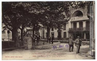 2 vues - Le Roussillon - La côte Vermeille. 668. Cerbère : un coin de la place. - Toulouse : phototypie Labouche frères, marque LF au recto, [1918], tampon du 24 mai 1926. - Carte postale (ouvre la visionneuse)