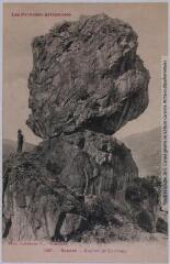 2 vues - Les Pyrénées Ariégeoises. 1067. Saurat : rocher de Carlomg [Carlong]. - Toulouse : phototypie Labouche frères, marque LF au verso, [entre 1911 et 1925]. - Carte postale (ouvre la visionneuse)